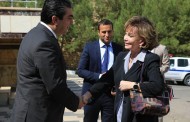 پارێزگه‌رێ‌ دهۆكێ‌ پێشوازیا سیناتورا فره‌نسی (جاكلین دیرومیدی ) و شاندی دگه‌لدا كر