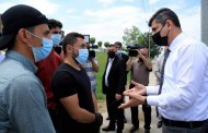 پارێزگارێ دهۆکێ  هەڤدیتنەکا سەرپێ دگەل چەند نونەرێن فێقی فروشا ل سەر جادا گشتى سازکر