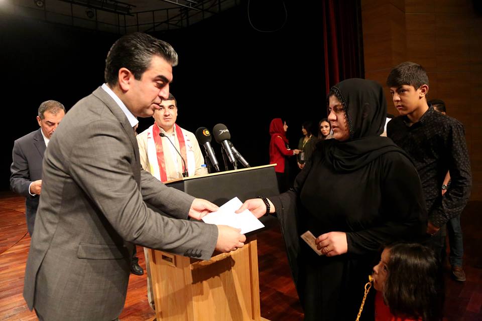 356 پارچه زهڤی ل سهر خێزانێن شههیدان ل پارێزگهها دهۆكێ هاتنه بهلافكرن