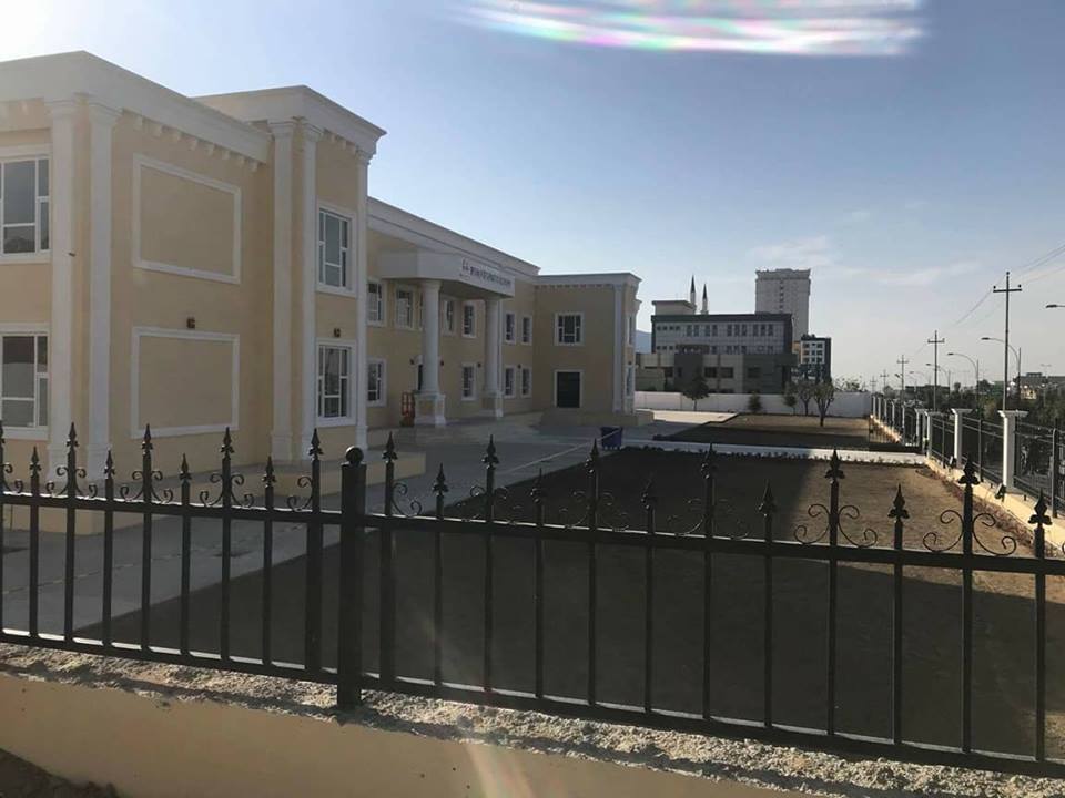 پروژێ ئاڤاكرنا مزگهفتا مهلا مستهفا یا كهفن و قوتابخانا (یونایتد برازهر سكول) ل قوناغێن دووماهیێ نه