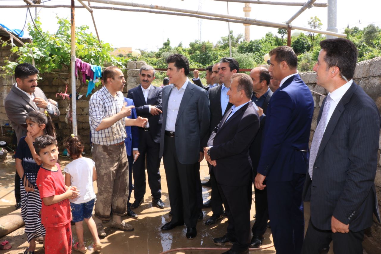 نێچیرڤان بارزانی سهرهدانا مالێن وهلاتیێن زیانڤێكهفتیێن بارانا ل دهۆكێ دا