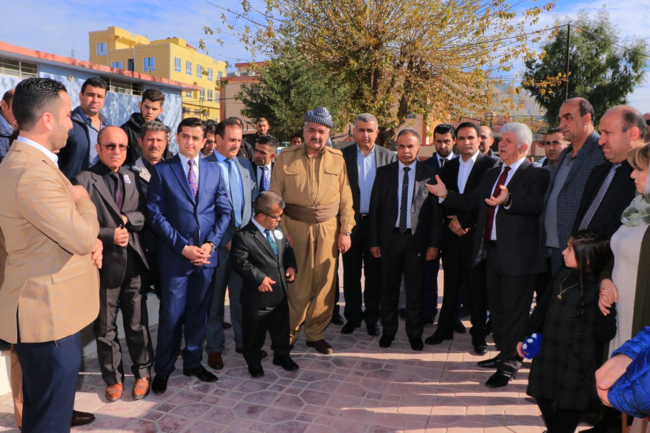 جێگرێ پارێزگهرێ دهوكێ ئاڤاهیێ لقێ دهوك یێ كومهلا كهر و لالا پشتی نویژهنكرنێ ڤهكر