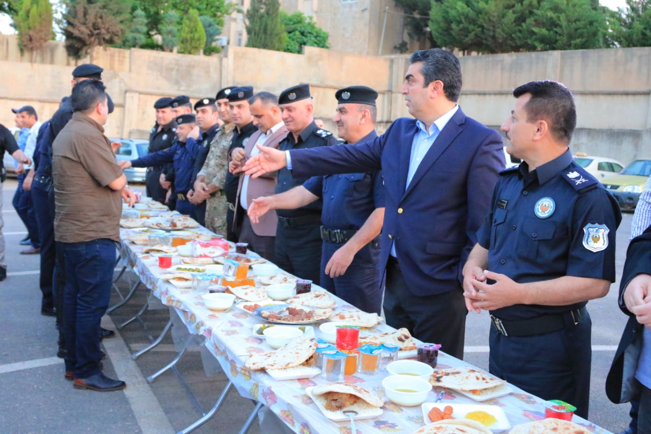 پارێزگهرێ دهوكێ خارنهكا فتارێ بو كارمهندێن پولیسێن دهوكێ بهرههفكر