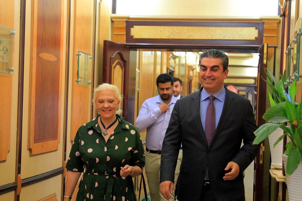 پارێزگهرێ دهوكێ وبهرپرسا دهزگههێ برێتش كاونسل گهنگهشا رهوشا پهروهردێ وگهنجان كر