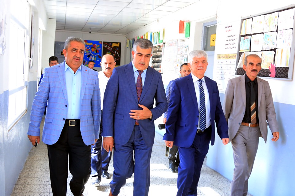 پارێزگهرێ دهوكێ ب وهكالهت ورێڤهبهرێ گشتی یێ پهروهردێ دوڤ چونا رهوشا قوتابیان دكهن دهمێ ئهزمونێن خولا دووێ ئهنجامدهن